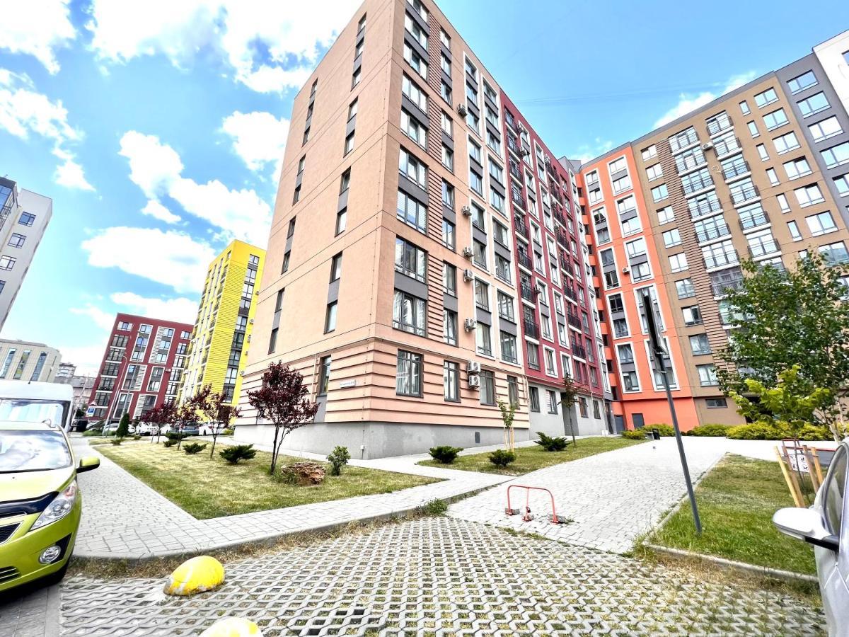 Osapart Hotel In A Complex Semycvit 4 Лвив Екстериор снимка