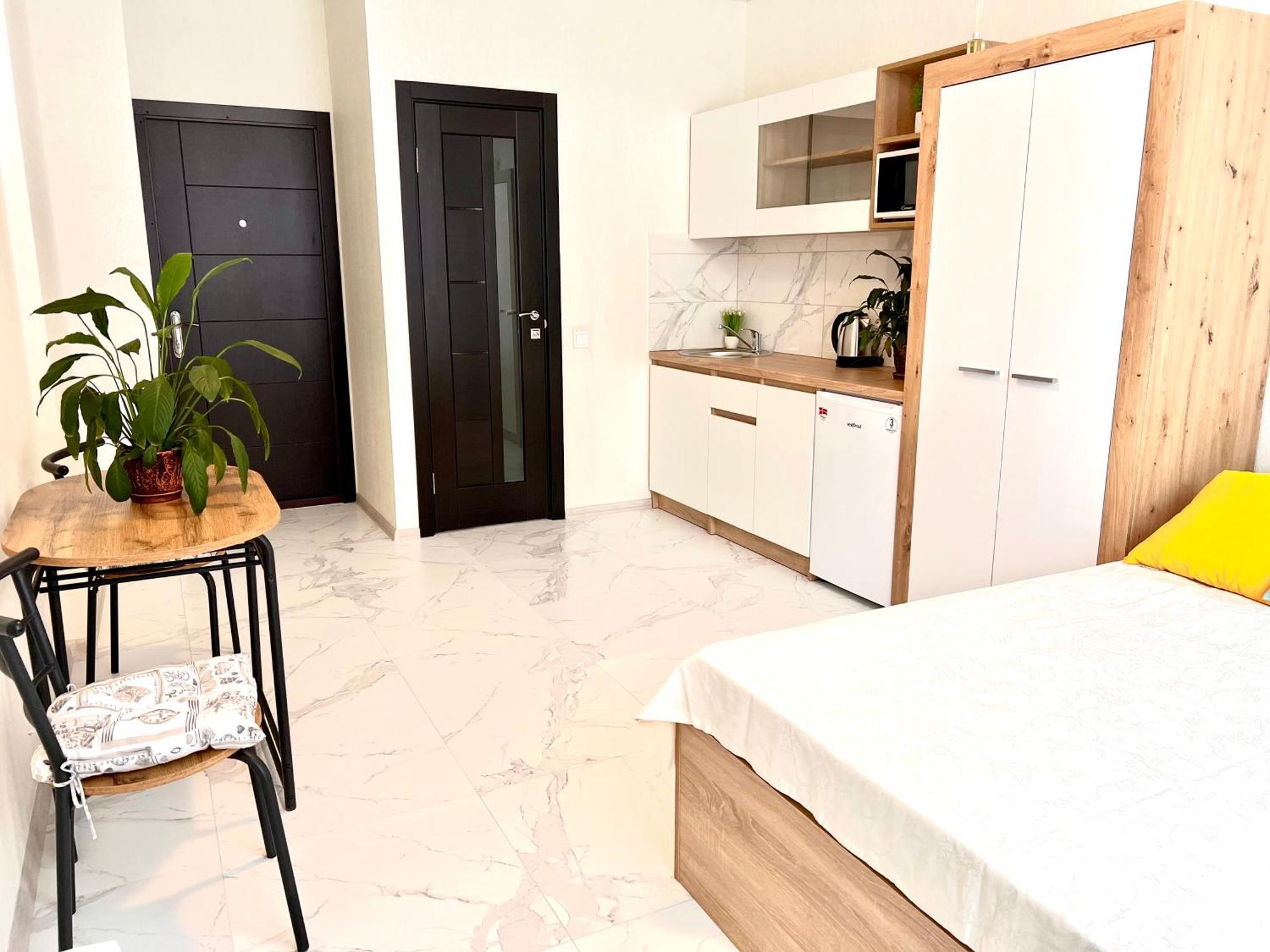Osapart Hotel In A Complex Semycvit 4 Лвив Екстериор снимка